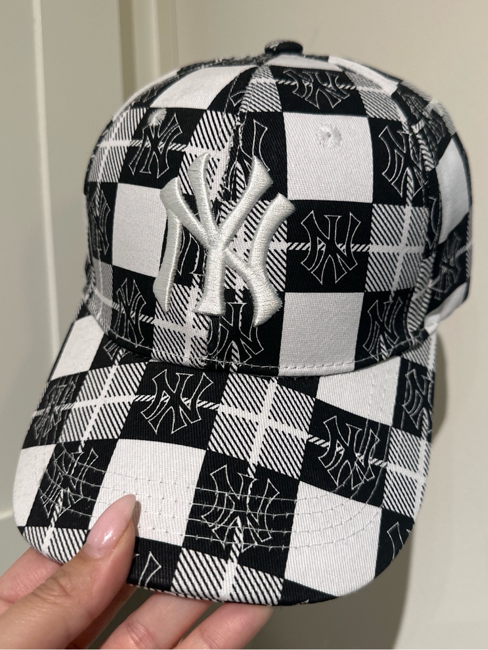 MLB Black & White Checker NY Logo Cap